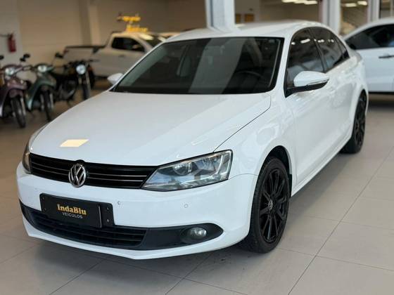 VOLKSWAGEN JETTA 2.0 COMFORTLINE FLEX 4P TIPTRONIC